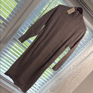 Universal Thread Women's Turtleneck Sweater - Brown